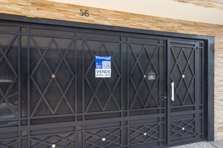 Casa à venda com 142m², 2 quartos e 3 vagasFachada