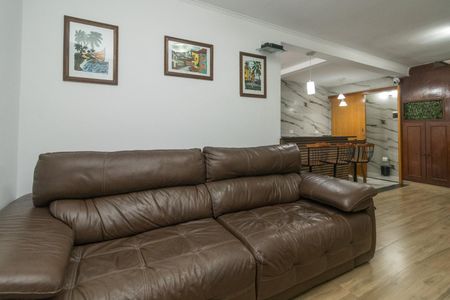 Casa à venda com 142m², 2 quartos e 3 vagasSala