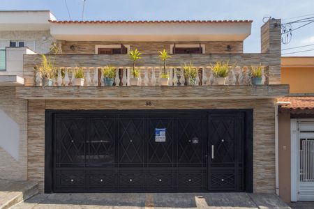 Casa à venda com 142m², 2 quartos e 3 vagasFachada