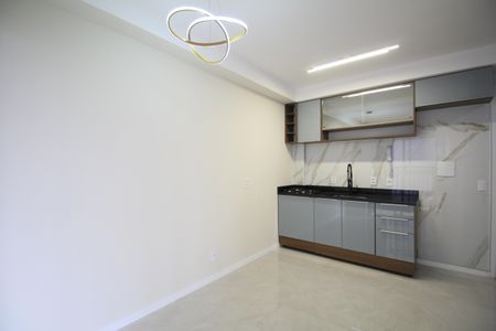 Apartamento para alugar com 39m², 2 quartos e 1 vagaSala/Cozinha