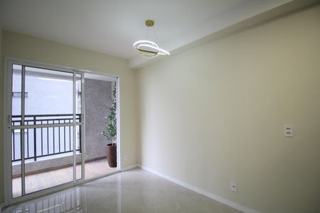 Apartamento para alugar com 39m², 2 quartos e 1 vagaSala/Cozinha