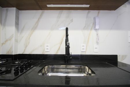 Cozinha - Torneira de apartamento para alugar com 2 quartos, 39m² em Cidade Jardim, São Paulo