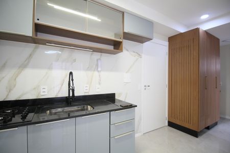 Cozinha - Torneira de apartamento para alugar com 2 quartos, 39m² em Cidade Jardim, São Paulo