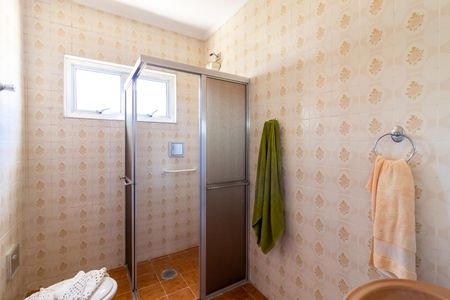 Casa à venda com 170m², 3 quartos e 4 vagasBanheiro 2