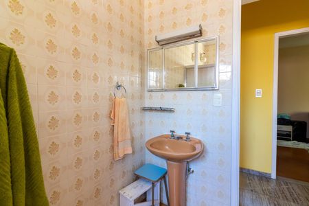 Casa à venda com 170m², 3 quartos e 4 vagasBanheiro 2