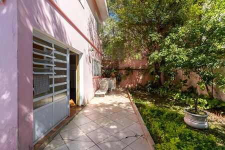 Casa à venda com 170m², 3 quartos e 4 vagasQuintal