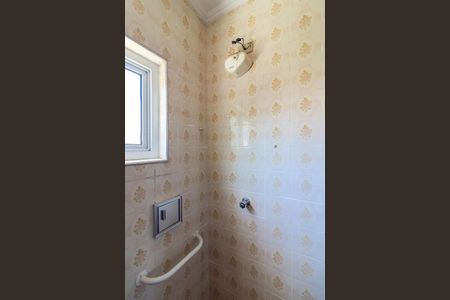 Casa à venda com 170m², 3 quartos e 4 vagasBanheiro 2