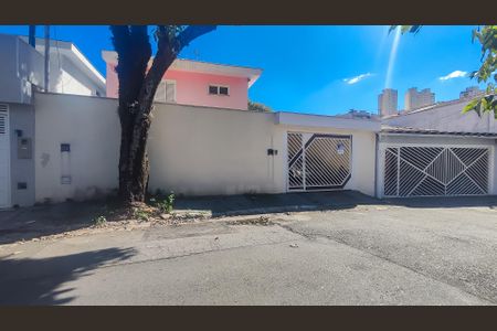 Casa à venda com 170m², 3 quartos e 4 vagasFachada
