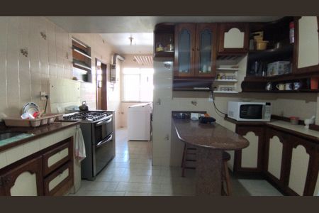 Apartamento à venda com 116m², 2 quartos e 1 vagaCozinha e Área de Serviço 
