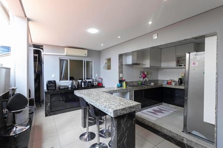 Casa à venda com 307m², 3 quartos e 4 vagasCozinha e Área de Serviço