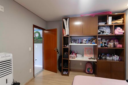 Quarto 1 de casa à venda com 3 quartos, 280m² em Vila Jardim Leblon, Belo Horizonte