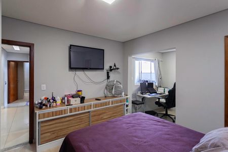 Casa à venda com 307m², 3 quartos e 4 vagasSuíte 