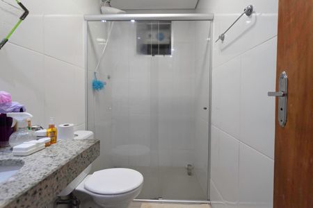 Casa à venda com 307m², 3 quartos e 4 vagasBanheiro da suíte