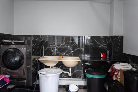 Casa à venda com 307m², 3 quartos e 4 vagasCozinha e Área de Serviço