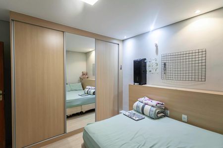 Quarto 2 de casa à venda com 3 quartos, 280m² em Vila Jardim Leblon, Belo Horizonte