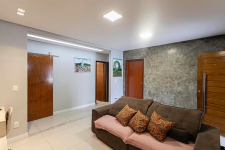 Sala de casa à venda com 3 quartos, 280m² em Vila Jardim Leblon, Belo Horizonte