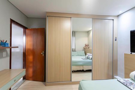 Casa à venda com 307m², 3 quartos e 4 vagasQuarto 2