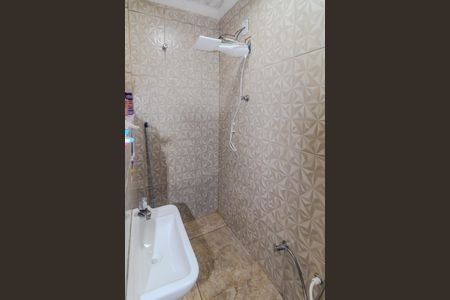 Casa à venda com 100m², 3 quartos e 2 vagas Casa à venda com 100m², 3 quartos e 2 vagasBanheiro da Suíte