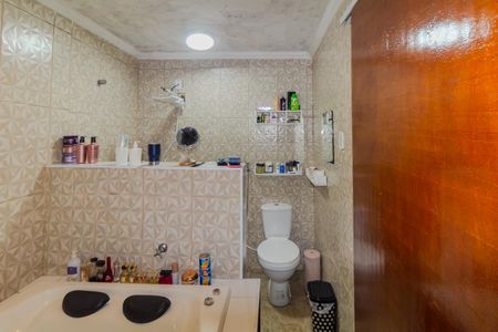 Casa à venda com 100m², 3 quartos e 2 vagasBanheiro da Suíte