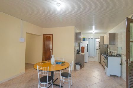 Casa à venda com 120m², 4 quartos e 8 vagasCozinha