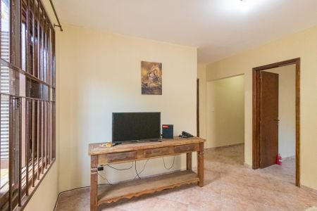 Casa à venda com 120m², 4 quartos e 8 vagasSala