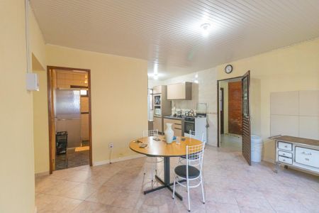 Casa à venda com 120m², 4 quartos e 8 vagasCozinha