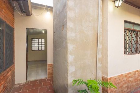 Casa à venda com 120m², 4 quartos e 8 vagasFachada Lateral
