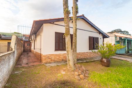 Casa à venda com 120m², 4 quartos e 8 vagasFachada