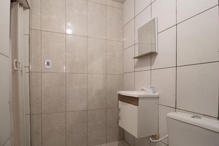 Casa para alugar com 40m², 2 quartos e sem vaga Casa para alugar com 40m², 2 quartos e sem vagaBanheiro Social