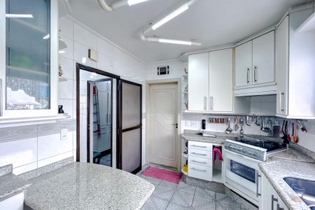 Apartamento à venda com 115m², 3 quartos e 2 vagasCozinha