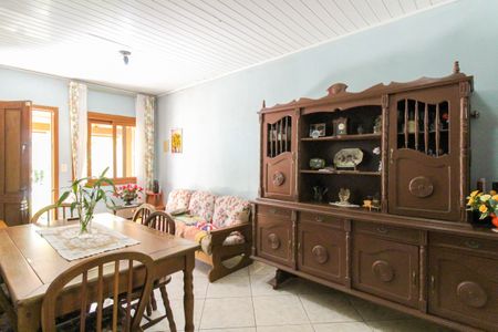 Sala de casa à venda com 2 quartos, 160m² em São José, Canoas