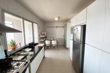 Apartamento à venda com 185m², 4 quartos e 1 vaga