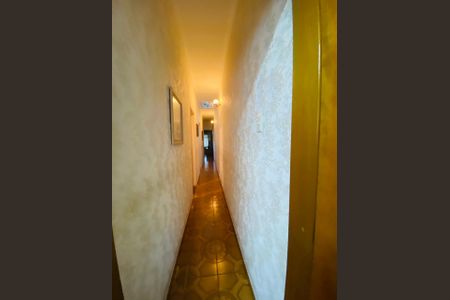 Casa à venda com 150m², 2 quartos e 2 vagasCorredor