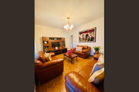Casa à venda com 150m², 2 quartos e 2 vagasSala
