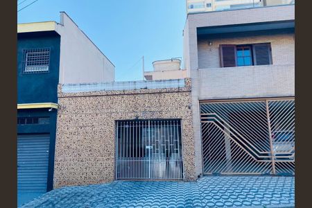 Casa à venda com 150m², 2 quartos e 2 vagasFachada