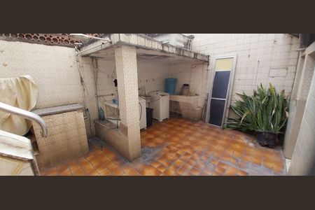 Casa à venda com 98m², 2 quartos e 2 vagasÁrea externa