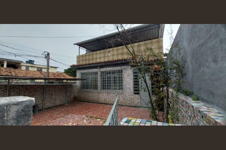 Casa à venda com 98m², 2 quartos e 2 vagasTerraço