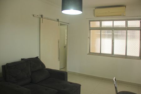 Sala de apartamento para alugar com 2 quartos, 81m² em Gonzaga, Santos