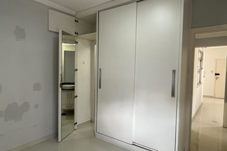 Suíte de apartamento para alugar com 2 quartos, 81m² em Gonzaga, Santos