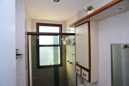Apartamento à venda com 56m², 1 quarto e 2 vagasBanheiro