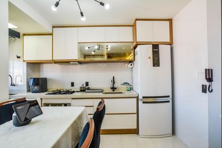 Apartamento à venda com 44m², 2 quartos e 1 vaga Apartamento à venda com 44m², 2 quartos e 1 vagaCozinha e Área de Serviço