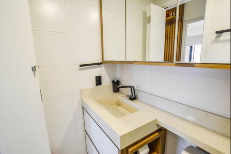 Apartamento à venda com 44m², 2 quartos e 1 vaga Apartamento à venda com 44m², 2 quartos e 1 vagaBanheiro