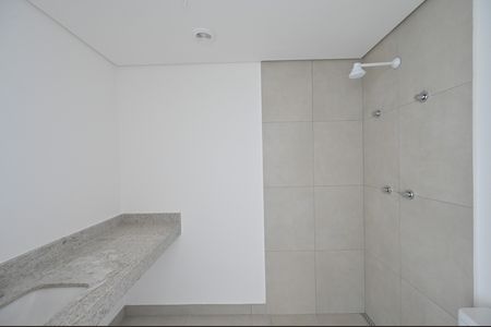 Banheiro Social de kitnet/studio para alugar com 1 quarto, 24m² em Vila Clementino, São Paulo