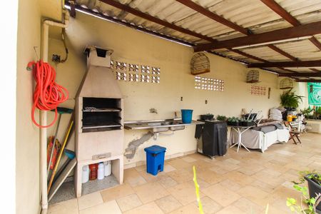 Casa de condomínio à venda com 120m², 3 quartos e 2 vagas Casa de condomínio à venda com 120m², 3 quartos e 2 vagasTerraço