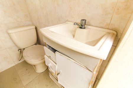 Casa de condomínio à venda com 120m², 3 quartos e 2 vagas Casa de condomínio à venda com 120m², 3 quartos e 2 vagasBanheiro de Serviço