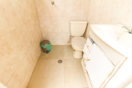 Casa de condomínio à venda com 120m², 3 quartos e 2 vagas Casa de condomínio à venda com 120m², 3 quartos e 2 vagasBanheiro de Serviço