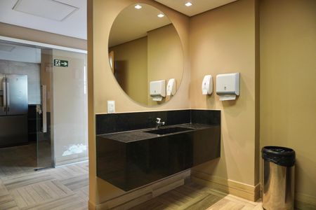 Apartamento para alugar com 65m², 2 quartos e 2 vagasÁrea comum - Banheiros da Academia 