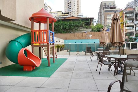 Apartamento para alugar com 65m², 2 quartos e 2 vagasÁrea comum - Playground