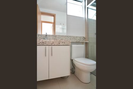 Apartamento para alugar com 65m², 2 quartos e 2 vagasBanheiro Social