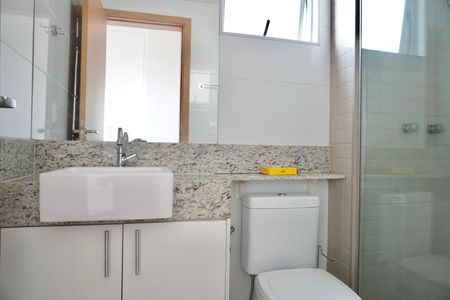 Apartamento para alugar com 65m², 2 quartos e 2 vagasSuíte - Banheiro
